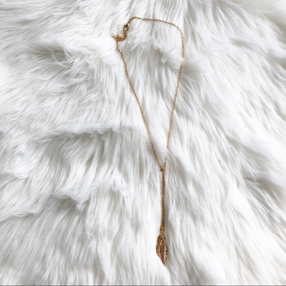 Brand new gold leaf or feather necklace 2 strands - Picture 4 of 5